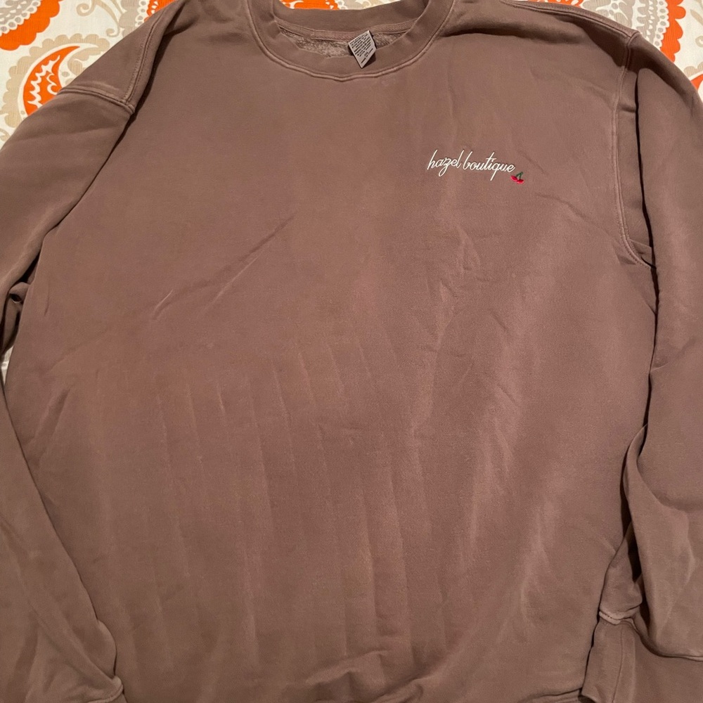 Hazel cherry crewneck